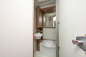 Camping-car confortable 4x4 Knaus Van TI 550MD 2026 d'occasion blanc 4-6 passagers Euro 5 Emission 11000 kg de charge utile pour le camping - Product Image 4