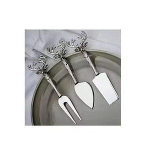 Ensemble de serveurs à fromage en acier inoxydable de luxe, design en forme de poisson, multifonctionnel, passe au lave-vaisselle, outils à fromage plaqués argent - Product Image 4