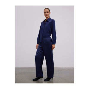 กางเกงผ้าซาตินทรงสบายพร้อมขอบเอวยางยืดและคุณสมบัติป้องกันรอยยับ ทรงขากว้าง - Product Image 1