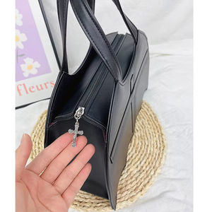 Punk Gothic Cross Bat Design Cartera de mujer y bolso de mano Fiesta de Halloween Lolita Girl Tote negro Diseñador Animal Clutch Bag - Product Image 6