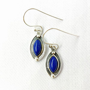 Boucles d'oreilles pendantes en lapis-lazuli de 1,8 gramme, accessoire élégant et tendance - Product Image 1
