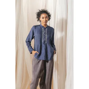 Camisa Formal de Satén para Mujer APA, Tejida a Mano, Azul, Bordada con Patrón Floral de Leopardo, Talla XL, Estilo Formal de Oficina, con Encaje - Product Image 3