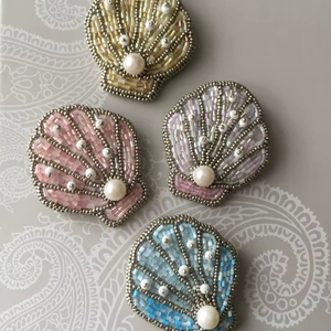 Llavero con Cuentas Hecho a Mano para Mujer, Adorno de Bolso con Cuentas Bordadas de Primera Calidad - Product Image 1