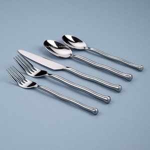 Fabuleux ensemble de couverts en métal avec finition argentée à long manche mince pour la vaisselle à la maison et aux hôtels - Product Image 2