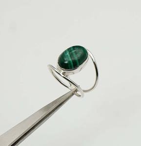 925 Plata de ley sólida mes de mayo piedra natal malaquita con ajuste de bisel forma ovalada anillo de doble banda de piedras preciosas - Product Image 4