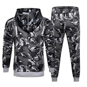 Ensemble de survêtement pour homme avec sweat à capuche à fermeture éclair à manches longues et pantalon de survêtement imprimé camouflage, pour la salle de sport et l'entraînement - Product Image 2