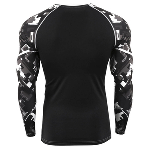 Haute qualité hommes MMA Rash Guard Logo personnalisé imprimé à manches longues pour tenue décontractée respirant et en gros disponible - Product Image 4