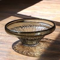 Bol en verre soufflé à la main Bixuan, moderne, couleur ambre miel fumé, avec bord épais, sur piétement, motif vague de soleil, pour fruits, décoration de table