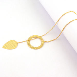 Ravissant bijoux plaqué or mat, breloques de créateur, pendentif, collier, lien classique, chaîne, pendentif, finition martelée, collier, bijoux - Product Image 3