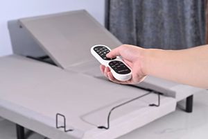 Multifunción Split King Okin Motor Masaje eléctrico Cama ajustable con iluminación debajo de la cama - Product Image 5