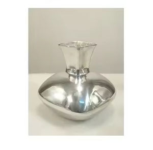 Vase de pot de fleur aux prix de gros Tendance 2025 Vase de table décoratif de couleur argent en métal de la plus haute qualité pour une utilisation de fête de mariage - Product Image 6