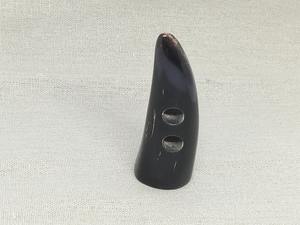 Bascule de corne naturelle de qualité supérieure avec deux trous pour les projets de bijoux à bricoler soi-même par ccrescent crafts - Product Image 2