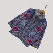 Chaqueta de Terciopelo Azul Suzani, Prenda Étnica Bohemia Bordada, Abrigo Bohemio para Festivales, Chaqueta Corta Bordada Estilo Boho de la India - Product Image 2