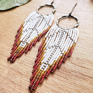 Pendientes de gota hechos a mano de cristal magnífico decorativo y Diamante Negro Pendientes de cuentas semiblancos clásicos de RF Crafts - Product Image 6