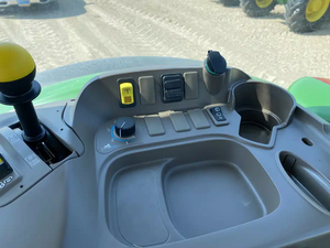 รถแทรกเตอร์ล้อ John Dear 5130M ปี 2024 ขับเคลื่อน 4 ล้อ 130 แรงม้า ระบบเกียร์และเครื่องยนต์ประสิทธิภาพสูง - Product Image 4