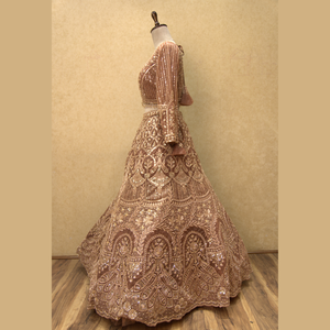 Dernier Lehenga Gold Party avec broderie à paillettes et battements ultra lourds, accentué par un gland artisanal de l'Inde en gros - Product Image 5