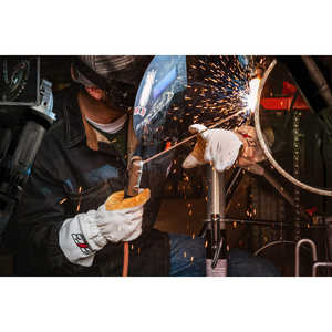 Gants de soudage en cuir fendu résistant à la chaleur pour hommes de qualité supérieure, personnalisés, ignifuges, de sécurité, anti-coupure, antidérapants, anti-impact, MIG HSI - Product Image 5