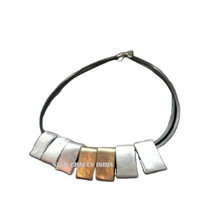 Artículo de Venta caliente al mejor precio directo de fábrica hermoso collar de cuentas de resina de moda para mujeres de la India - Product Image 1