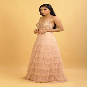 Vestido de Noche Exclusivo de Diseñador, Estilo Sirena, Ajustado al Cuerpo, con Cola |   Ropa de lujo de alta gama para eventos para mujeres de un proveedor indio - Product Image 3