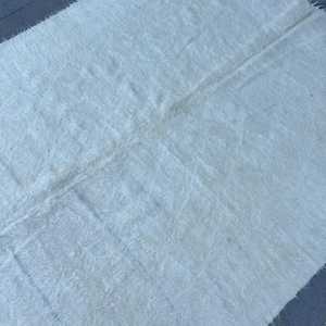 พรมคิลิมตุรกีขนาด 5.2x6.8 ฟุต พรมวินเทจ พรมขนสัตว์ลายดอกไม้สีขาว - Product Image 5