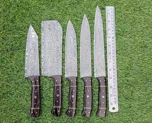 Patrón de gota de lluvia de acero de Damasco hecho a mano personalizado 5 piezas Cuchillo de chef Juego de cuchillos de cocina con mango de madera y bolsa de cuero gratis - Product Image 1
