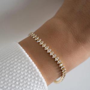 Brazalete de Tenis con Moissanita Corte Marquesa de Diseño Exclusivo, con Plata 925 y Baño de Oro de 14k, Joyería con Diamantes Simulados a Bajo Precio - Product Image 1
