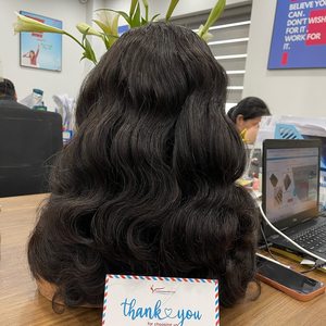 Peluca con Cierre de Encaje HD, Ondulada Natural, Precio de Fábrica, Acabado Brillante, Antienredos, Nudos Seguros, Lista para Enviar, 100% Cabello Humano - Product Image 5