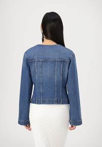 Chaqueta vaquera de mezclilla azul medio para mujer, diseño único, calidad superior, cierre de botones, diseñada para mujer, comodidad para todas las estaciones - Product Image 4