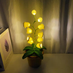 Lámpara Nocturna de Interior con Diseño de Lirio de los Valles, Planta en Maceta Hecha a Mano con Ganchillo, Adorno Pequeño para Escritorio, Regalo Creativo de Navidad - Product Image 5