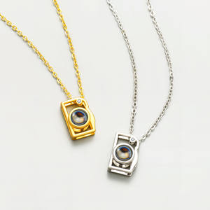 Collar con Proyección de Fotos Personalizada, Colgante en Forma de Corazón, Collar de Recuerdo Dorado Personalizado con Imagen Oculta - Product Image 5