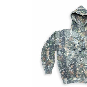 Sudadera con Capucha de Camuflaje Estampado Digital Completo para Invierno, Estilo Urbano, con Bolsillo Canguro, de Forro Polar Suave, Personalizable con Logotipo, de Fabricante - Product Image 2