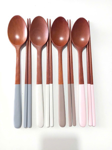 Cuillère en bois, ustensile de cuisine, construction en bois massif, idéale pour la cuisine quotidienne et les commandes en gros - Product Image 3