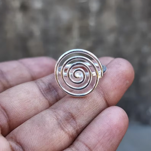 Moda estilo bohemio Ajuste de bisel 925 anillo en espiral de plata esterlina para mujer anillo de cóctel hecho a mano diseño de alambre de plata - Product Image 1
