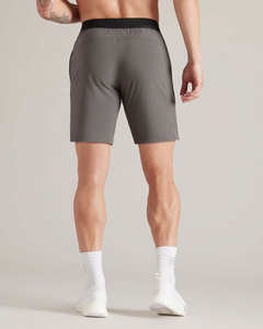 Short de jogging athlétique pour hommes High Street Poches zippées Séchage rapide Respirant Taille élastique Vêtements de sport pour la course à pied Motif solide - Product Image 3