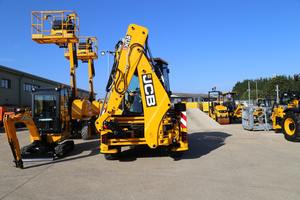 Chargeuse-pelleteuse JCB 4CX de bonne qualité Chargeur frontal sur roues Excellent état prêt à l'emploi - Product Image 5