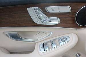 Mercedes-Benz Clase C C 300 4MATIC Sedán 2020, Automático, Turbo Gasolina, 23120 Millas, Neumáticos R19, Techo Panorámico, Tracción Delantera, Control de Crucero Adaptativo, Volante a la Izquierda - Product Image 6