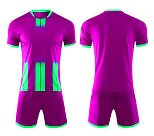 Kit de fútbol de sublimación completa personalizado para hombres y mujeres, camiseta de fútbol cómoda de tela ligera suave, 100% poliéster - Product Image 1