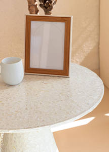 Mesa Auxiliar con Pedestal MOP, Muebles de Nácar, Diseño Intrincado con Incrustaciones de Concha, Acento Decorativo Sofisticado para Espacios de Lujo - Product Image 4