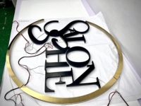 Lettres 3D en acier inoxydable personnalisées avec cadre circulaire doré rétroéclairé, halo LED, respectueuses de l'environnement, pour la publicité intérieure/extérieure, les écoles