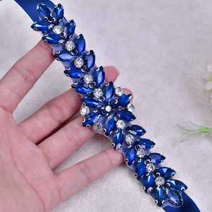 บริเดลลา BS69ML เข็มขัดแต่งงานสีกรมท่าพร้อมรายละเอียดประดับพลอยเทียม ปรับขนาดได้สำหรับงานแต่งงาน งานพรอม และงานพิธีการ - Product Image 1