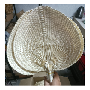 Grand éventail en feuille de palmier, ventilateur de mariage artisanal ou décoration murale naturelle, ventilateur mural en feuille de palmier tissé à la main - Product Image 4