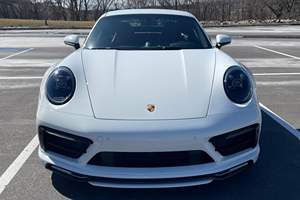 2022 911 Carrera 4 GTS Coupé 1 propriétaire, environ 4 800 milles, boîte manuelle à 7 vitesses, transmission intégrale - Product Image 2