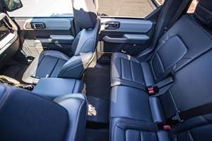 DESCUENTO EN AUTOMÓVILES CON VOLANTE A LA IZQUIERDA |   CONDUCCIÓN DERECHA |   Ford Bronco Badlands 2022, 6600 millas, EcoBoost V6 - Product Image 4