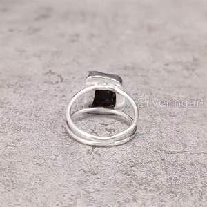 Anillo de Plata de Ley 925 con Granate Natural, Piedra Natalicia de Enero, Doble Banda, Regalo de San Valentín, Joyería Hecha a Mano - Product Image 6