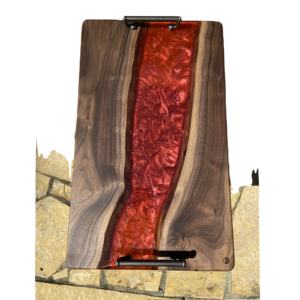 Plateau de service décoratif vintage rustique plateau de service en bois et résine avec poignées en métal plateau de petit déjeuner en bois nourriture café - Product Image 1