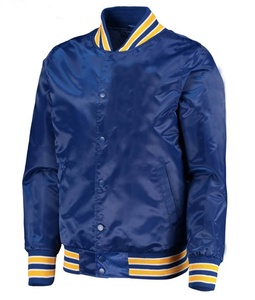 Veste universitaire en satin de grande taille avec impression de logo personnalisé pour hommes coupe-vent patchwork pour l'hiver veste de baseball teinte unie - Product Image 3