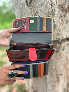 Véritable fait à la main recyclé imprimé Animal fourrure cuir femmes pochette élégant trapu arc-en-ciel couleur multi-usage sac à main ATM porte-carte portefeuilles - Product Image 6