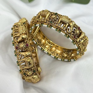 Diseñador de pulido de oro de calidad superior tradicional, dos juegos de brazaletes que se pueden abrir, colección de ropa de función de boda para mujeres y niñas - Product Image 1