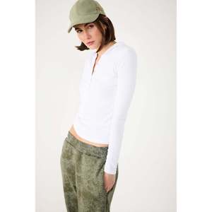 Body con Capucha - Product Image 3