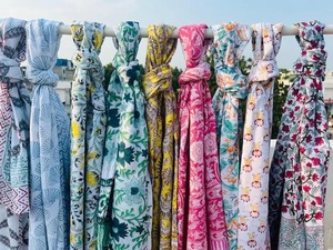 Conception personnalisée imprimé femmes écharpe à la main plage couvertures Boho cou tête enveloppe longue écharpe bohème coton sarongs cadeau pour elle - Product Image 3